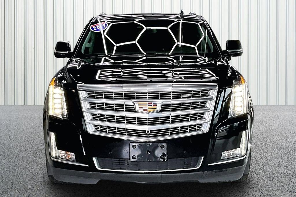 Used 2019 Cadillac Escalade Premium Luxury w/ LPO, Radiant Package AWD/4WD image 2