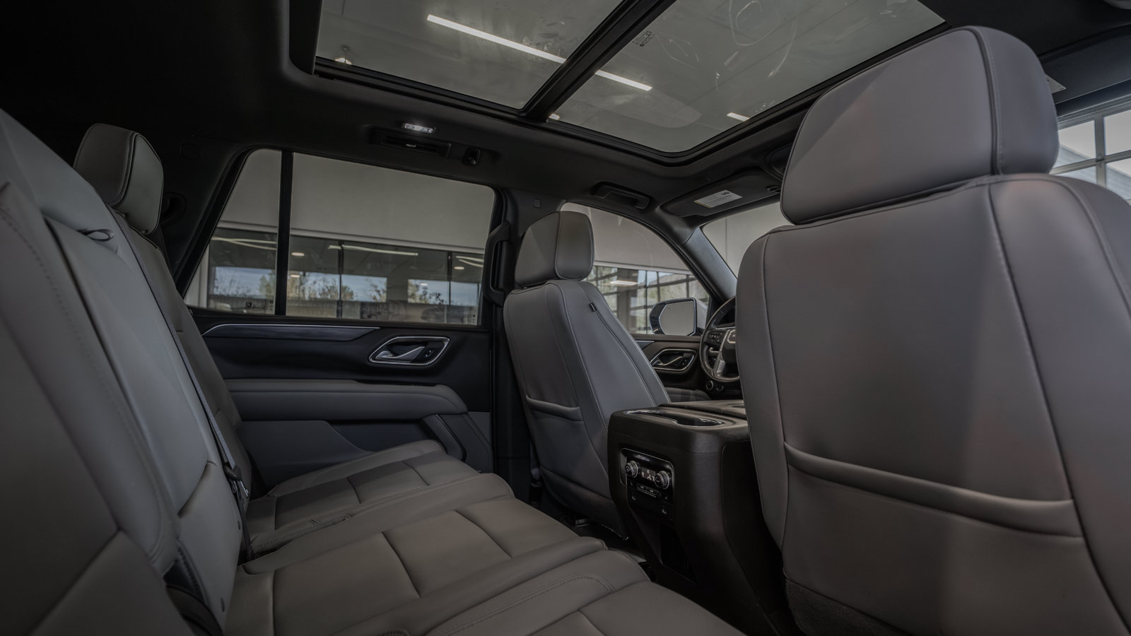 Used 2022 GMC Yukon SLT w/ SLT Premium Package AWD/4WD image 30