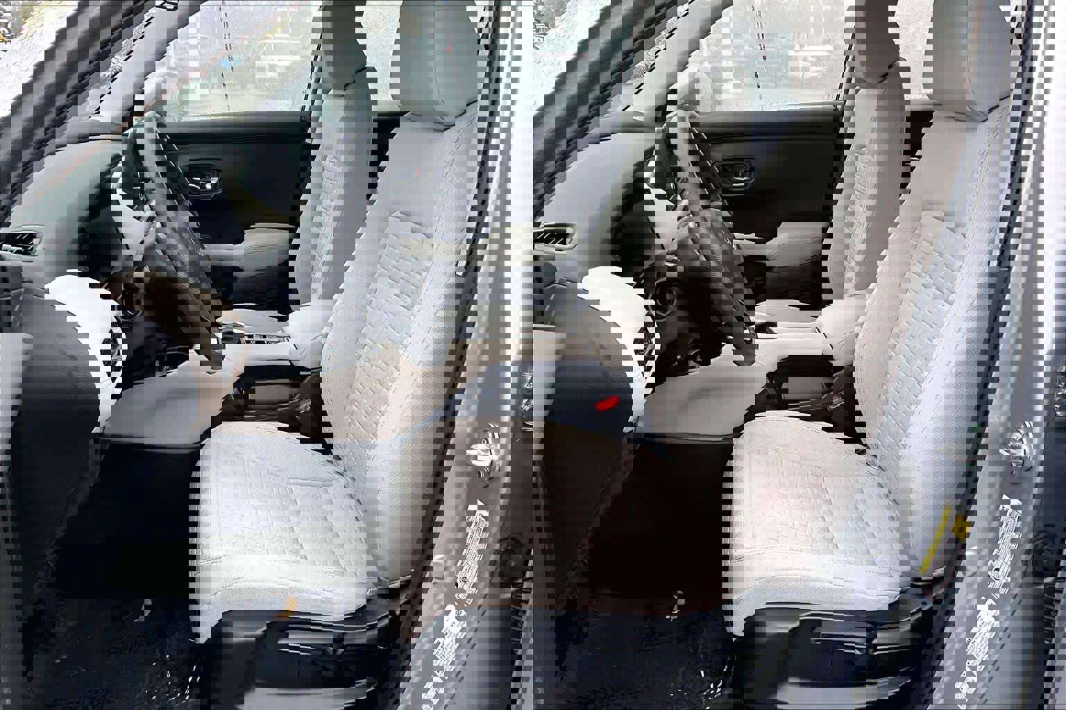 Used 2025 Honda HR-V LX image 7