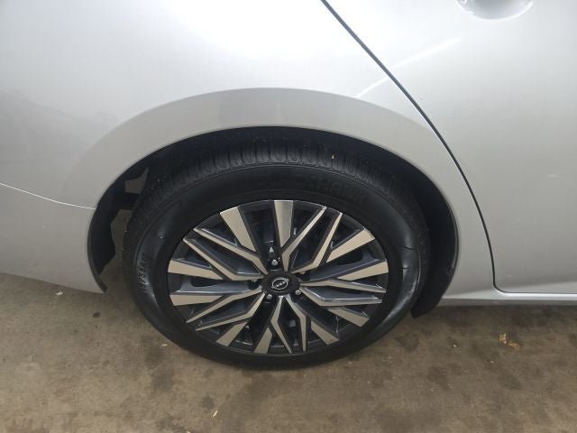 Used 2023 Nissan Altima 2.5 SV FWD image 8