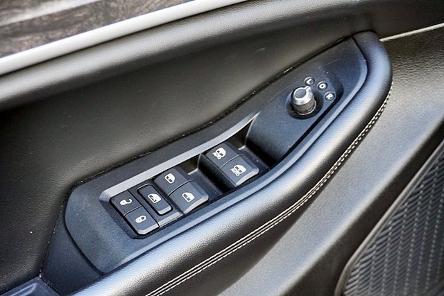 Certified 2023 Jeep Grand Cherokee Limited image 23