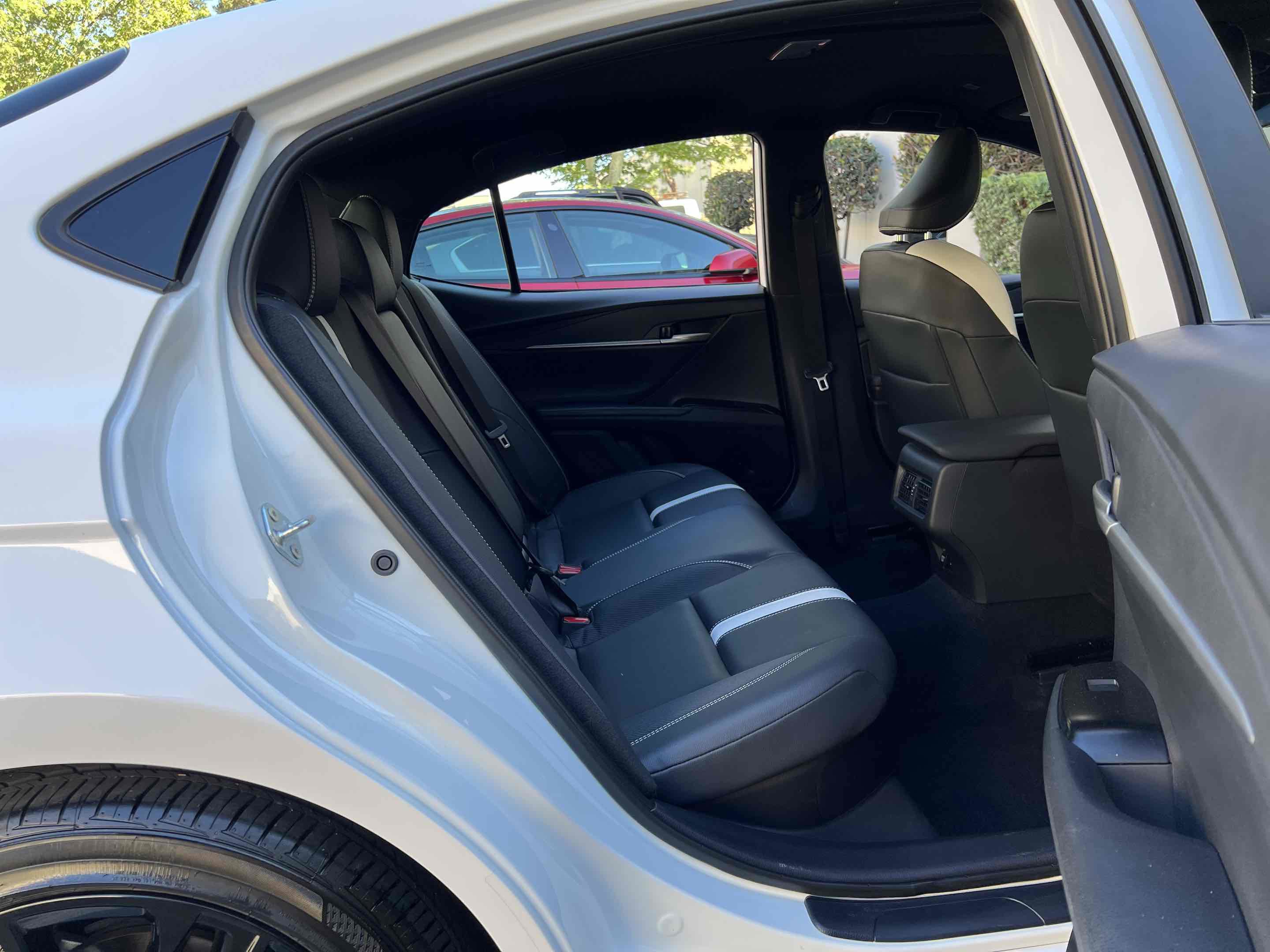 Used 2025 Toyota Camry SE image 41