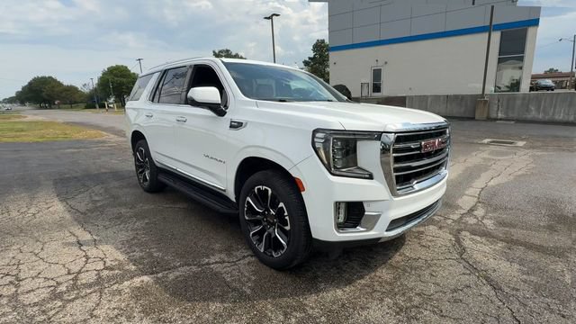 Used 2022 GMC Yukon SLT w/ SLT Luxury Package AWD/4WD image 2