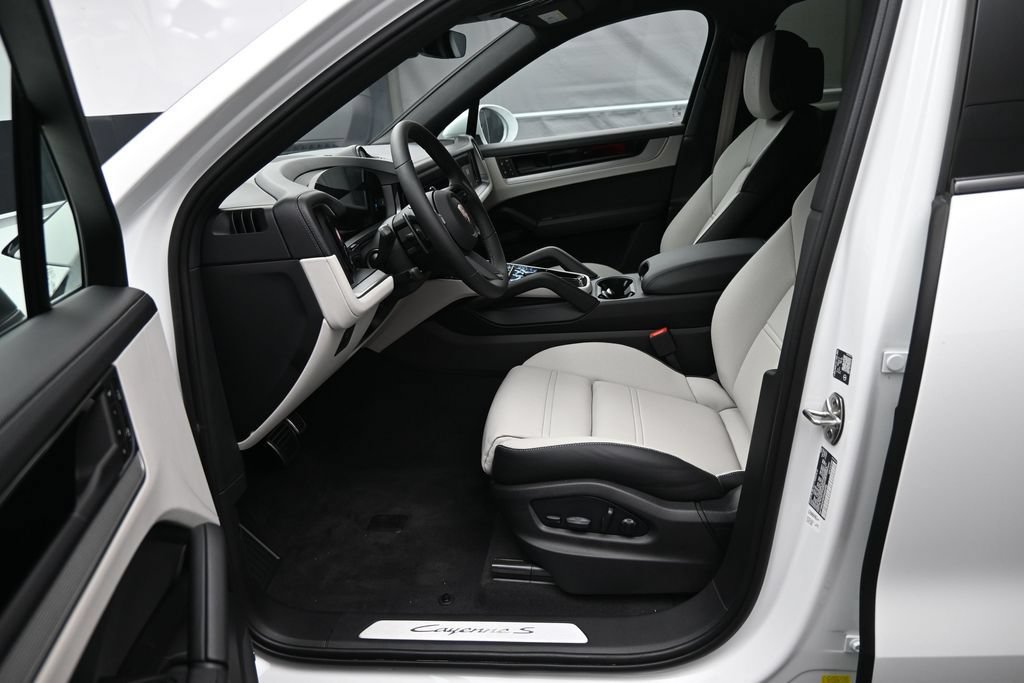 New 2026 Porsche Cayenne S AWD/4WD image 5