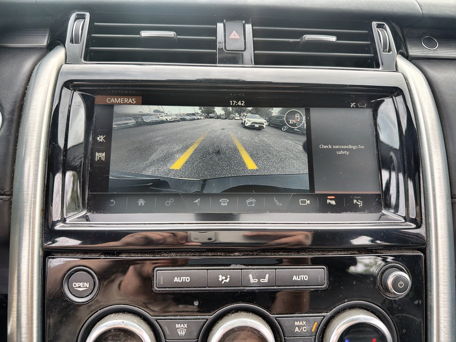 Used 2019 Land Rover Discovery HSE Luxury AWD/4WD image 22