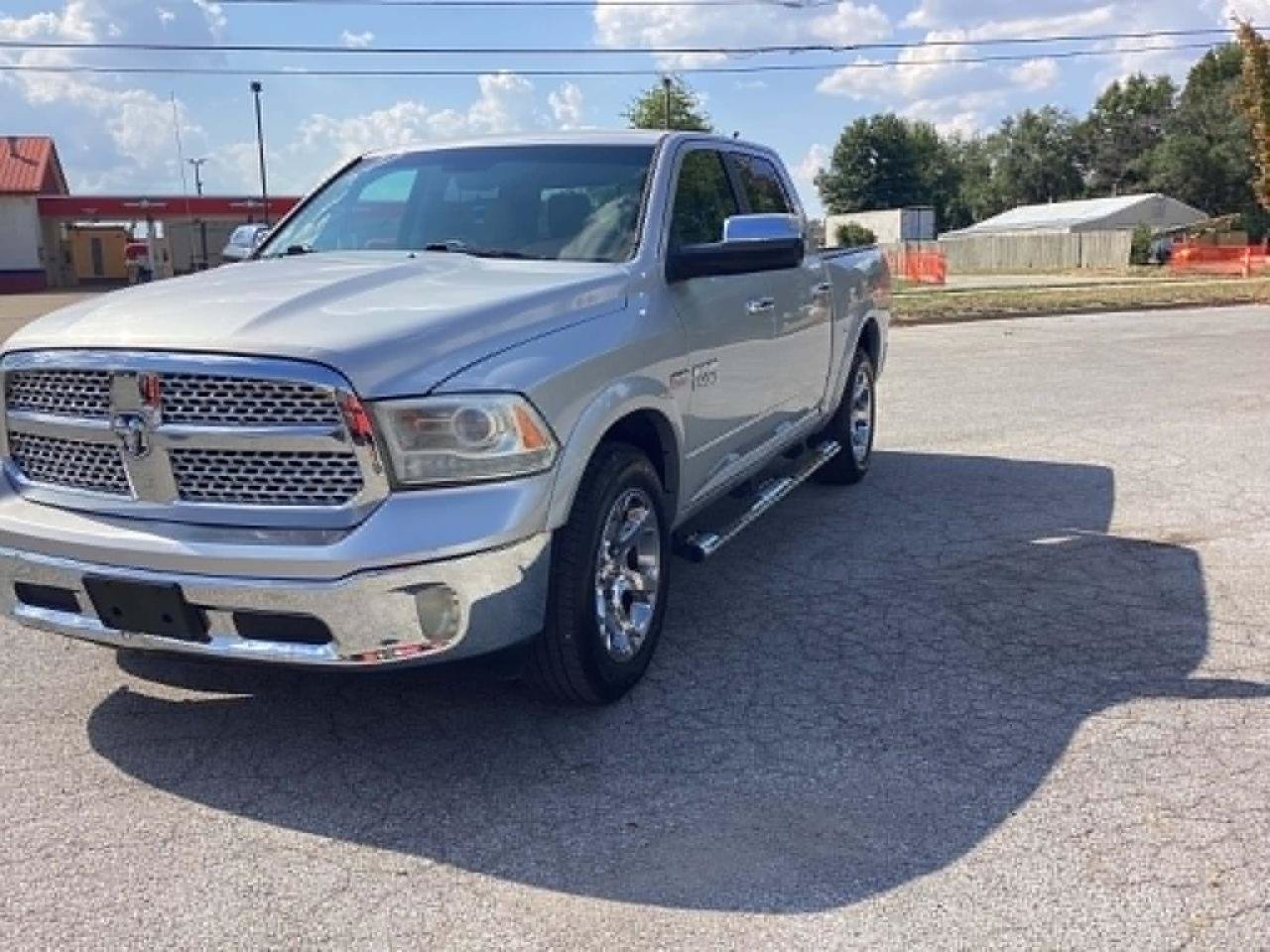 Used 2014 RAM 1500 Laramie AWD/4WD image 5