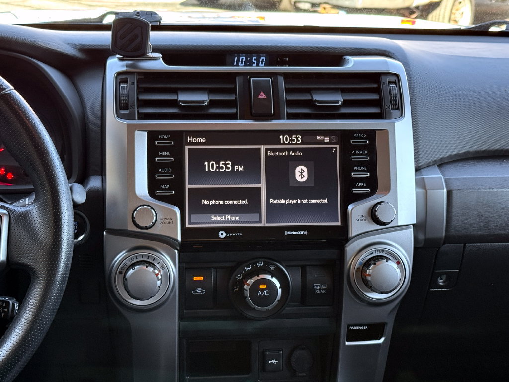 Used 2022 Toyota 4Runner SR5 AWD/4WD image 29