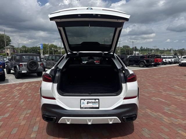 Used 2026 BMW X6 xDrive40i AWD/4WD image 29