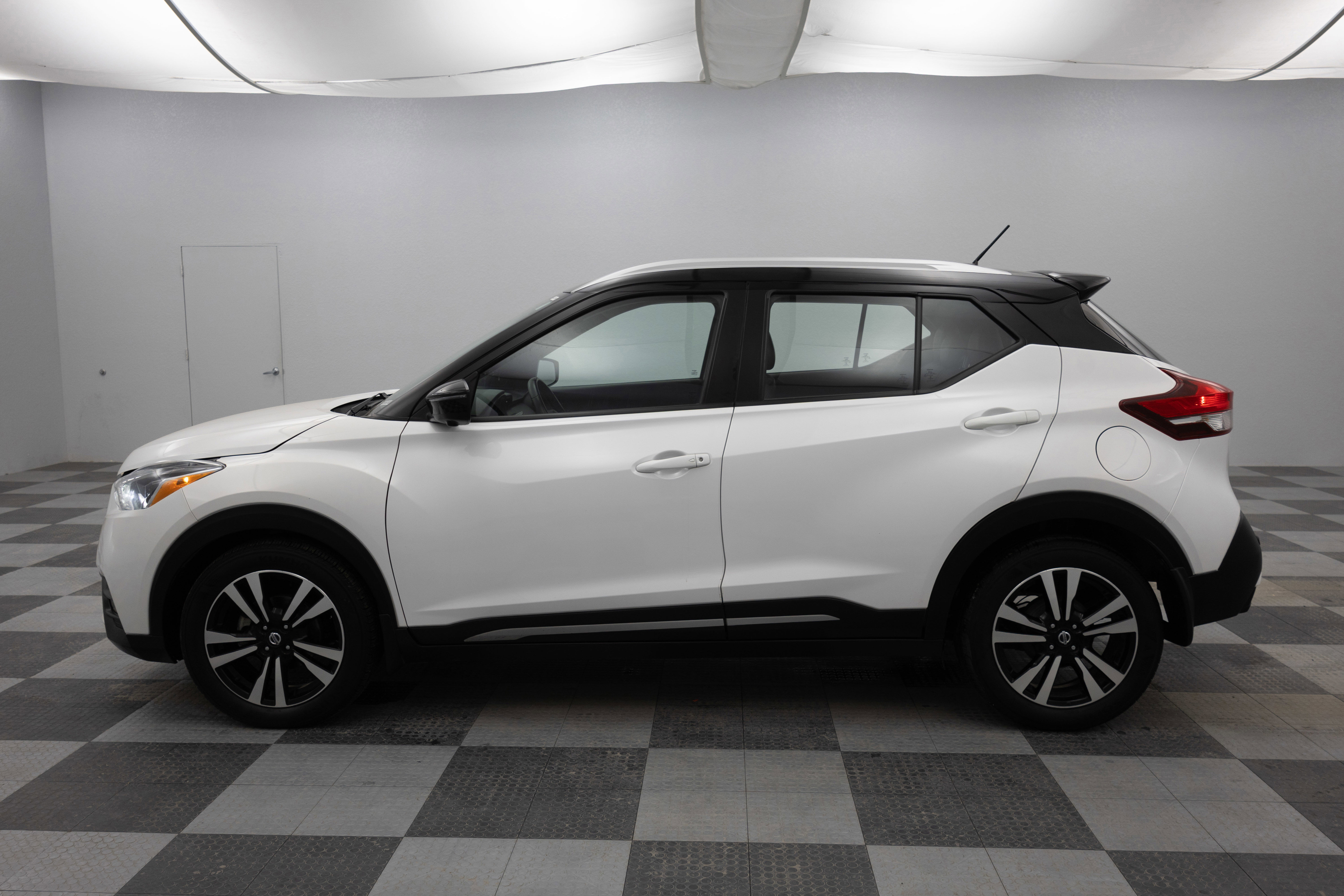 Used 2020 Nissan Kicks SR w/ SR Premium Package image 5