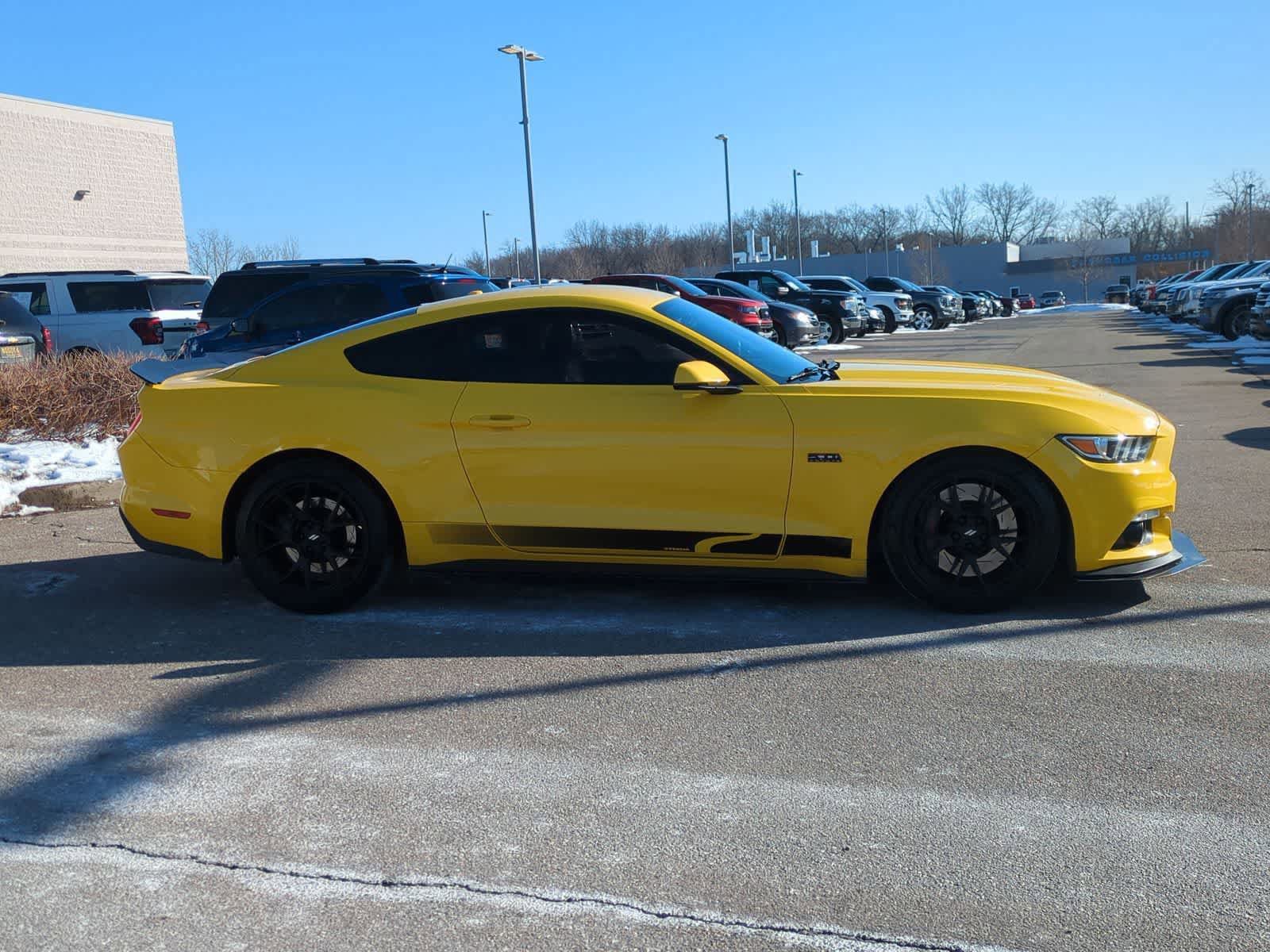 Used 2015 Ford Mustang GT Premium w/ GT Performance Package RWD image 9