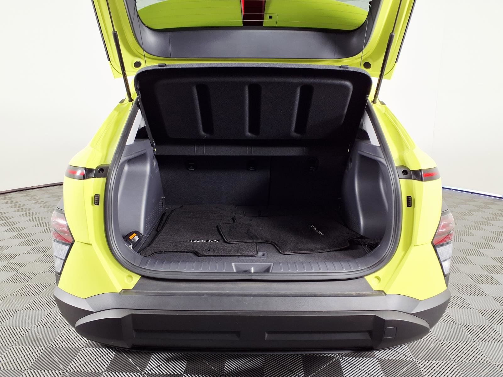 Certified 2025 Hyundai Kona SEL image 8