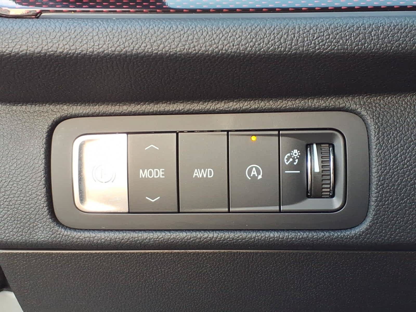 Used 2026 Chevrolet Traverse Z71 w/ LPO, Floor Liner Package AWD/4WD image 11