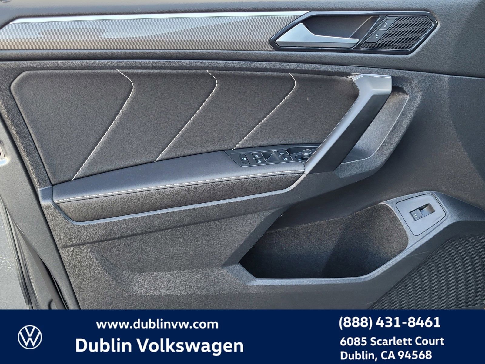 Used 2023 Volkswagen Tiguan SE R-Line image 18