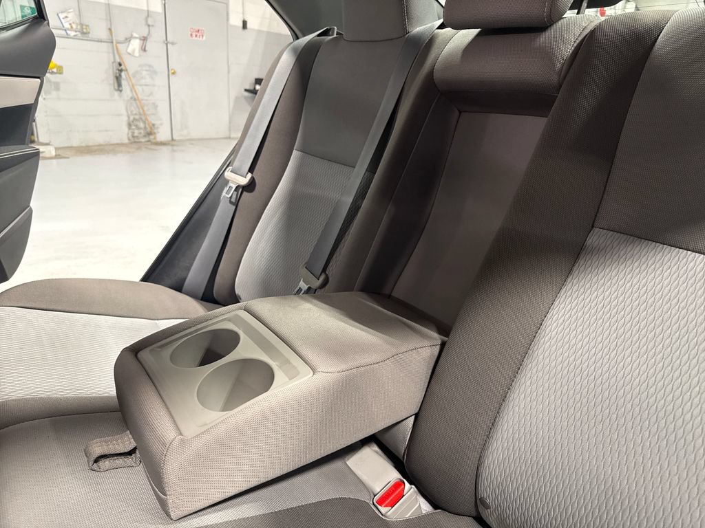 Used 2018 Toyota Corolla LE FWD image 36
