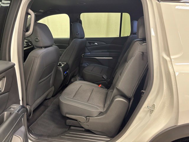 Used 2026 Chevrolet Traverse LT FWD image 16