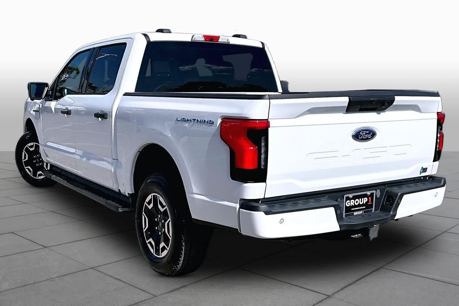 Used 2023 Ford F150 Lightning XLT AWD/4WD image 11