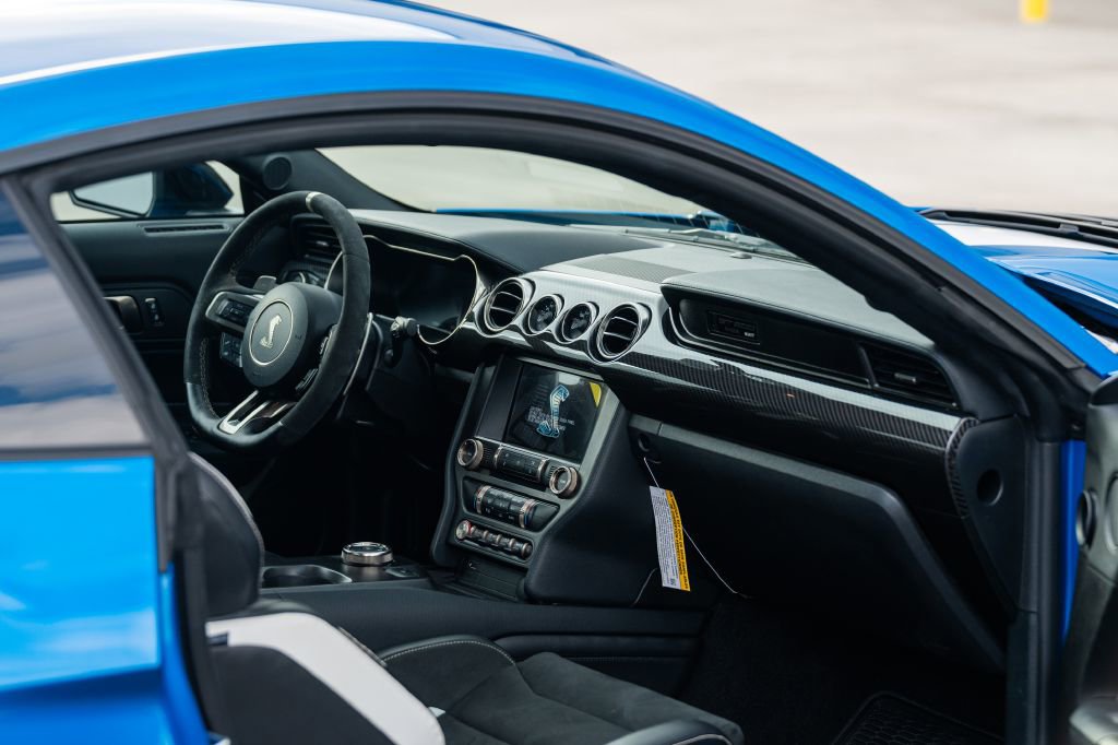 Used 2021 Ford Mustang Shelby GT500 w/ Carbon Fiber Track Pack image 26