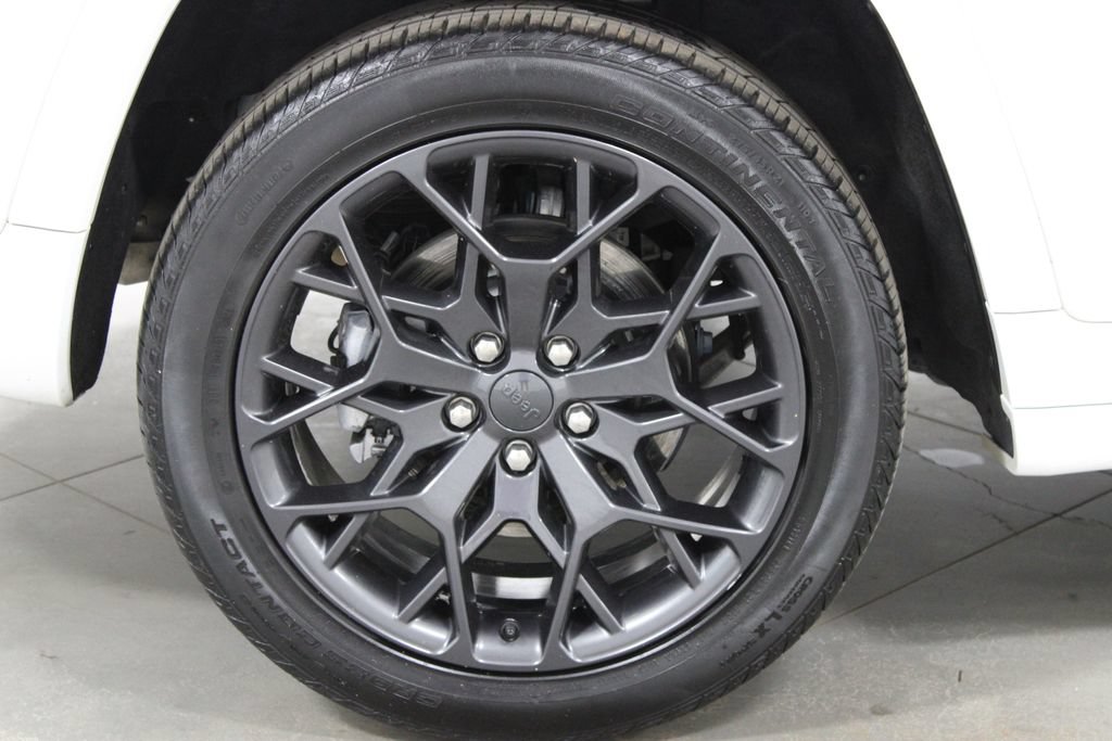 Used 2024 Jeep Grand Cherokee Summit AWD/4WD image 17