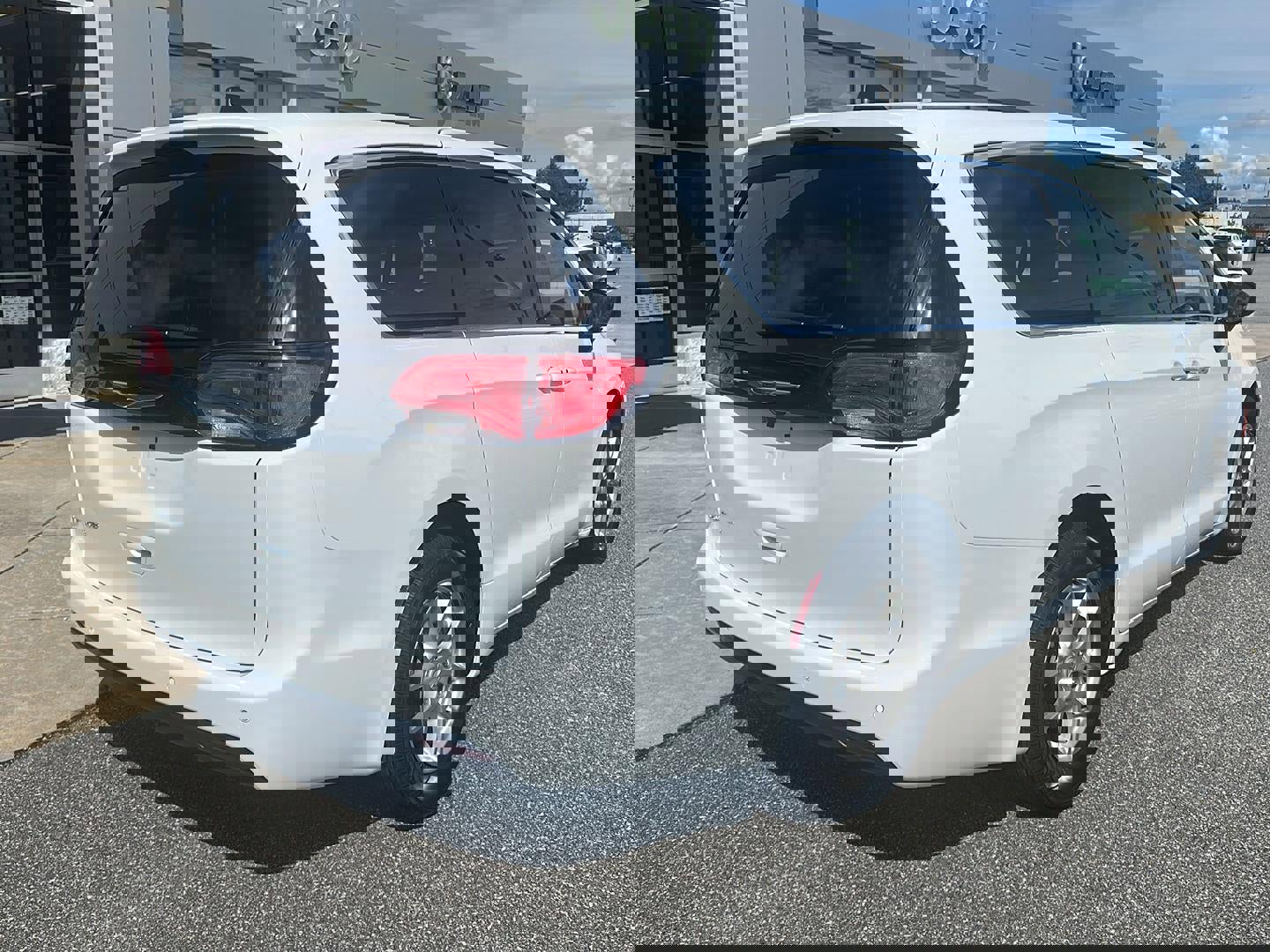 New 2026 Chrysler Voyager LX image 7