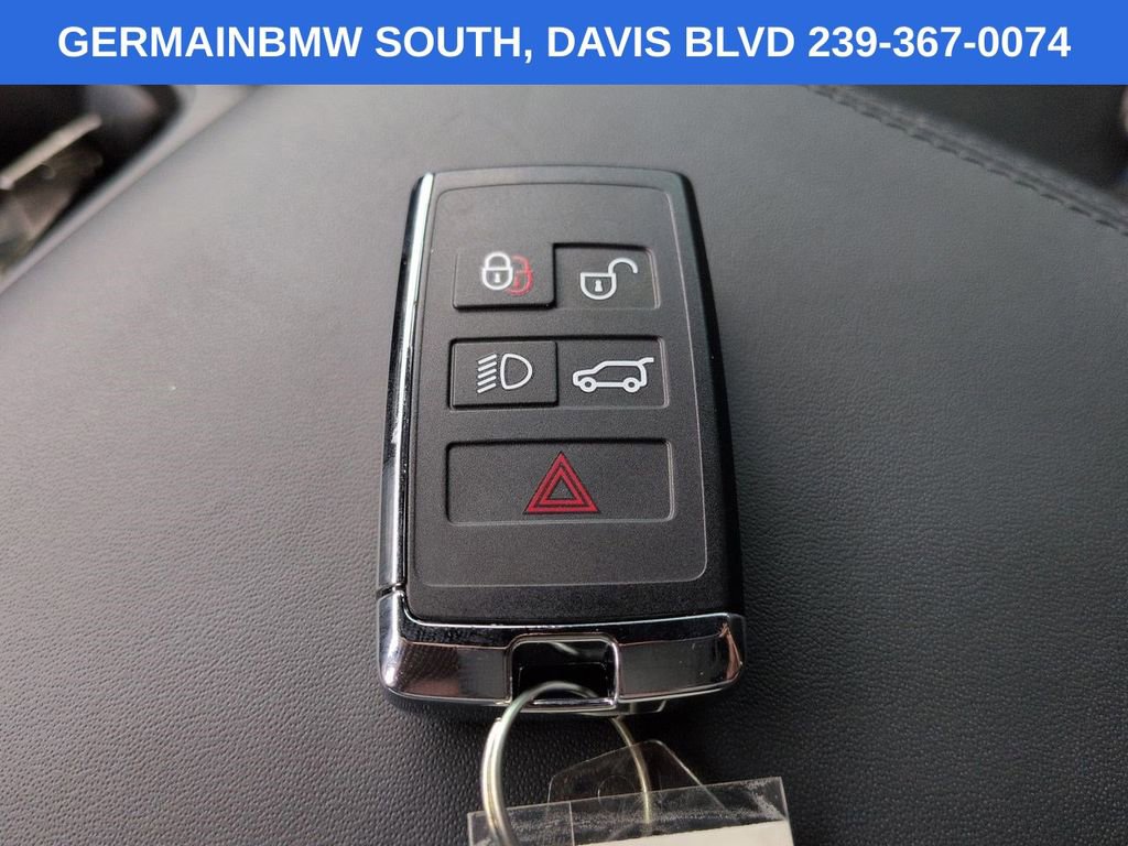 Used 2024 Land Rover Defender 110 X-Dynamic SE AWD/4WD image 29