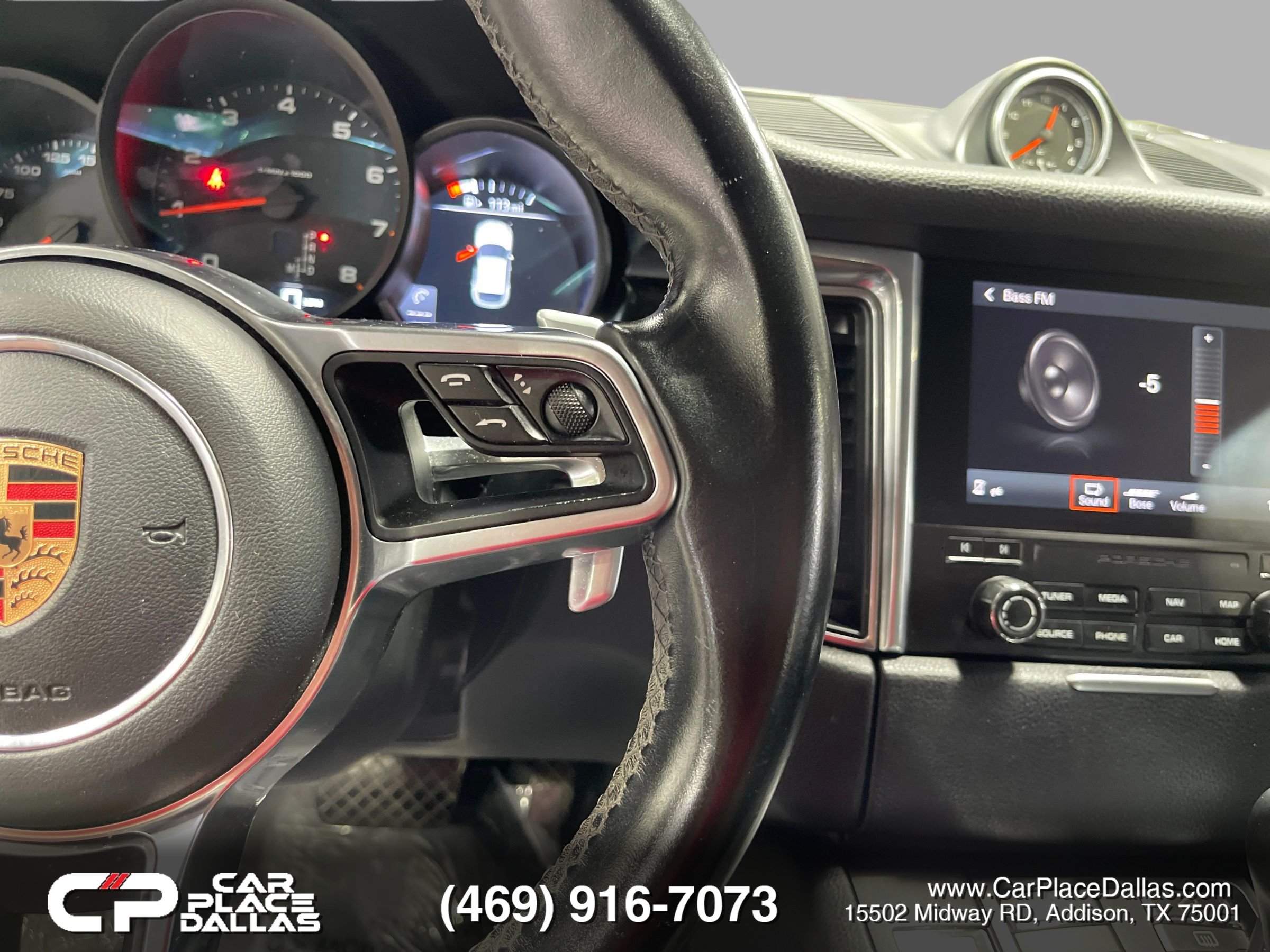 Used 2017 Porsche Macan AWD/4WD image 30