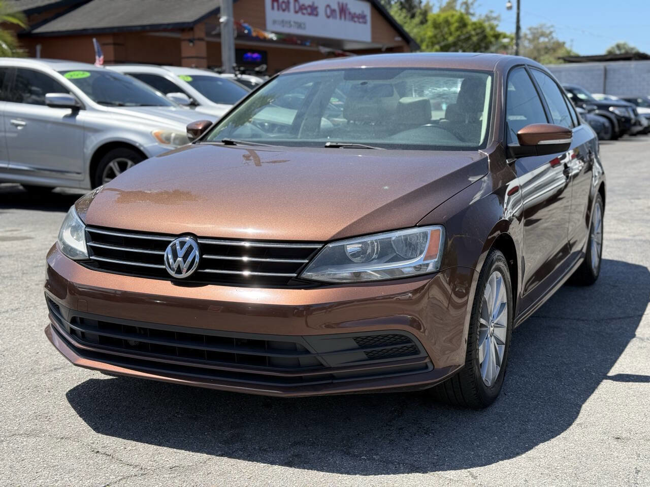 Used 2016 Volkswagen Jetta SE image 3