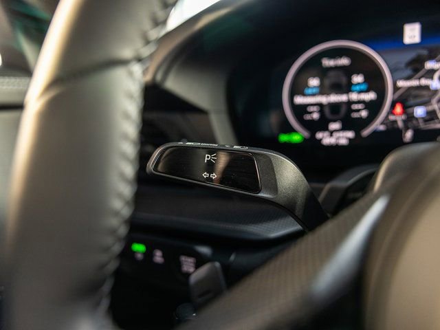 Used 2025 Porsche 911 Carrera 4 GTS image 36