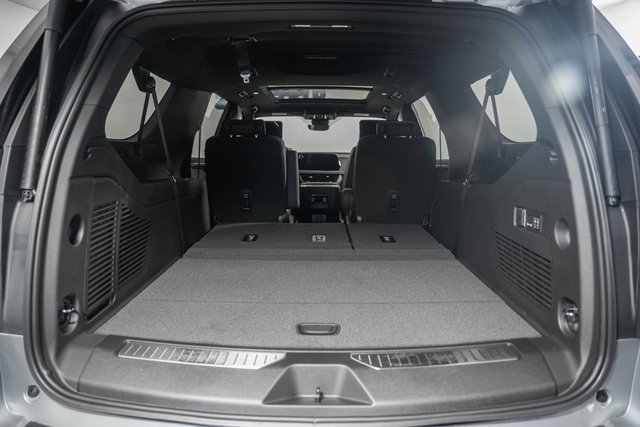 New 2026 Chevrolet Suburban High Country image 8