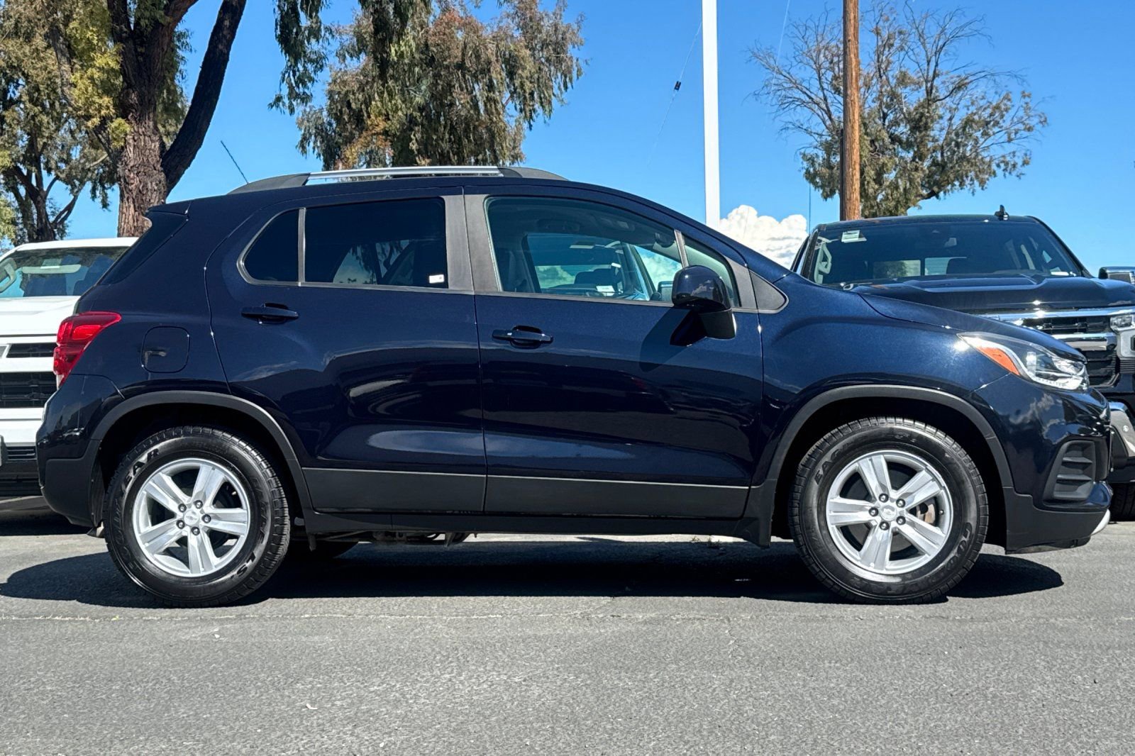 Used 2021 Chevrolet Trax LT w/ Driver Confidence Package image 4
