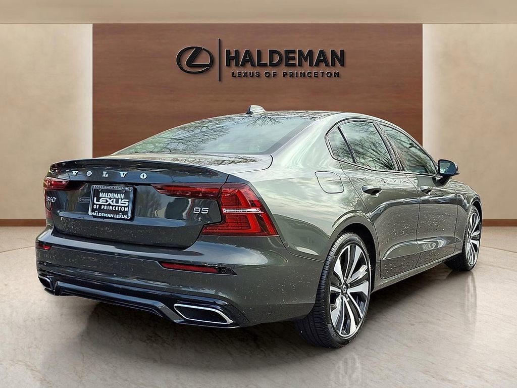 Used 2022 Volvo S60 B5 Momentum w/ Climate Package image 6