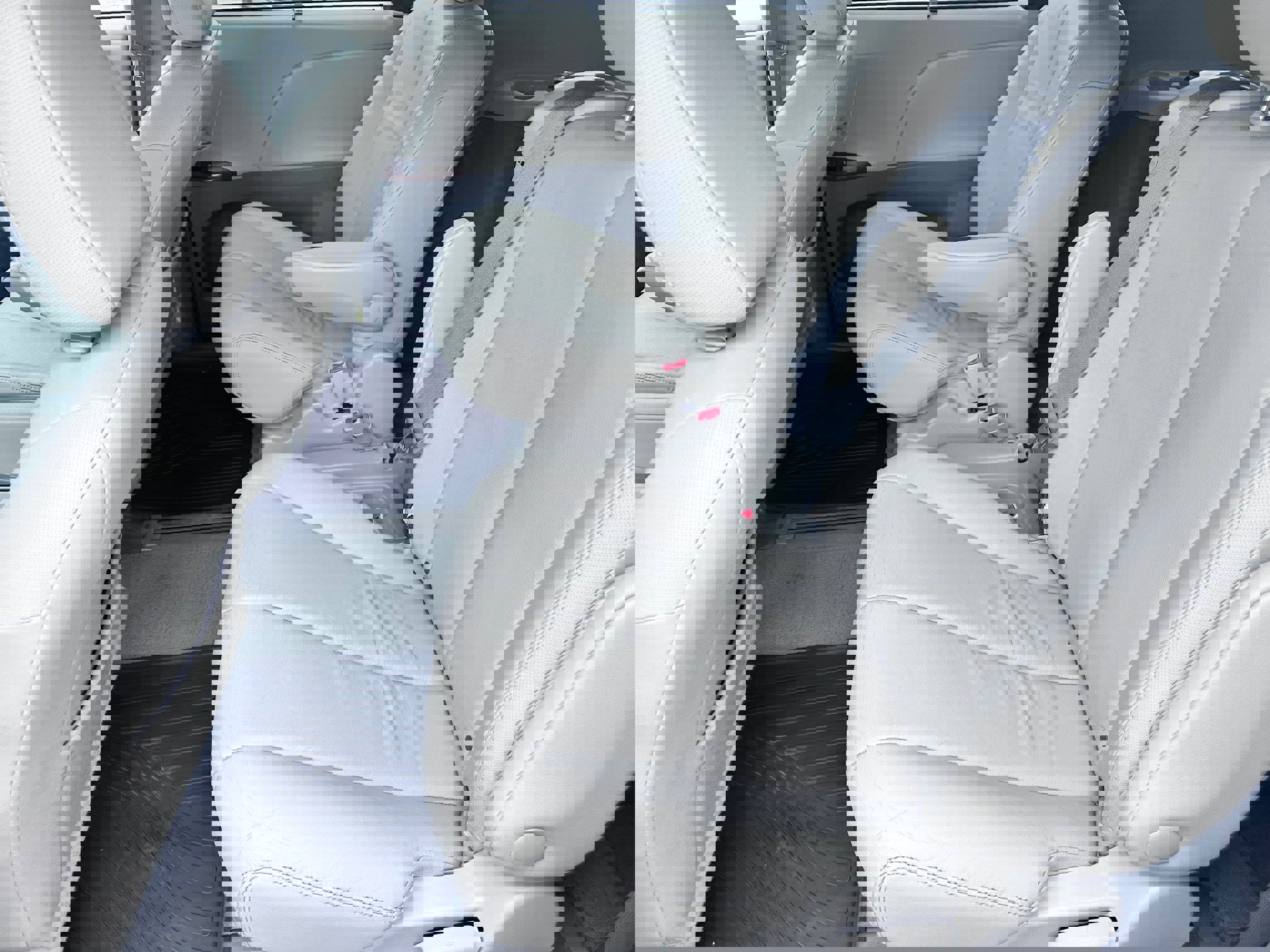 Used 2014 Toyota Sienna XLE image 6