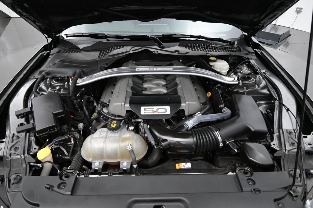 Used 2017 Ford Mustang GT Premium w/ GT Performance Package RWD image 8