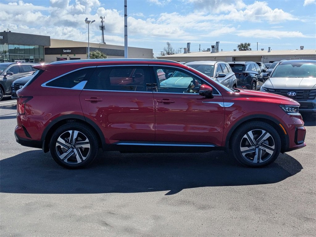 Used 2023 Kia Sorento SX Prestige w/ Panoramic Sunroof Package image 4