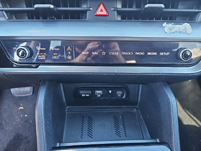 Used 2024 Kia Sportage EX FWD image 29