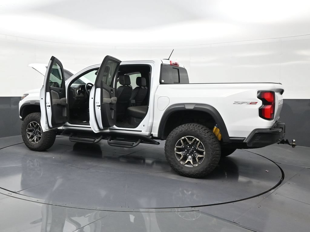 Used 2025 Chevrolet Colorado ZR2 AWD/4WD image 31