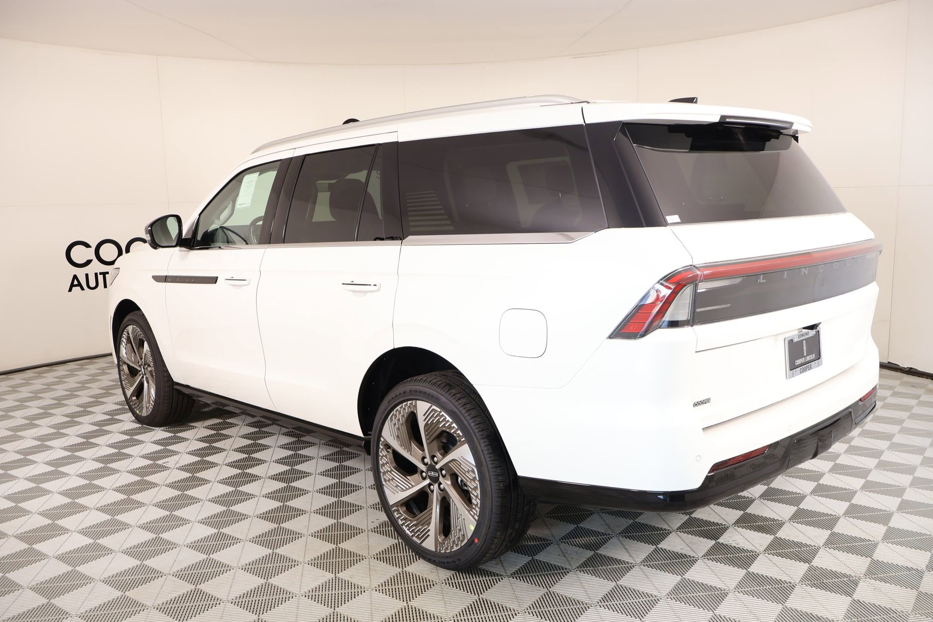 New 2026 Lincoln Navigator Black Label image 24