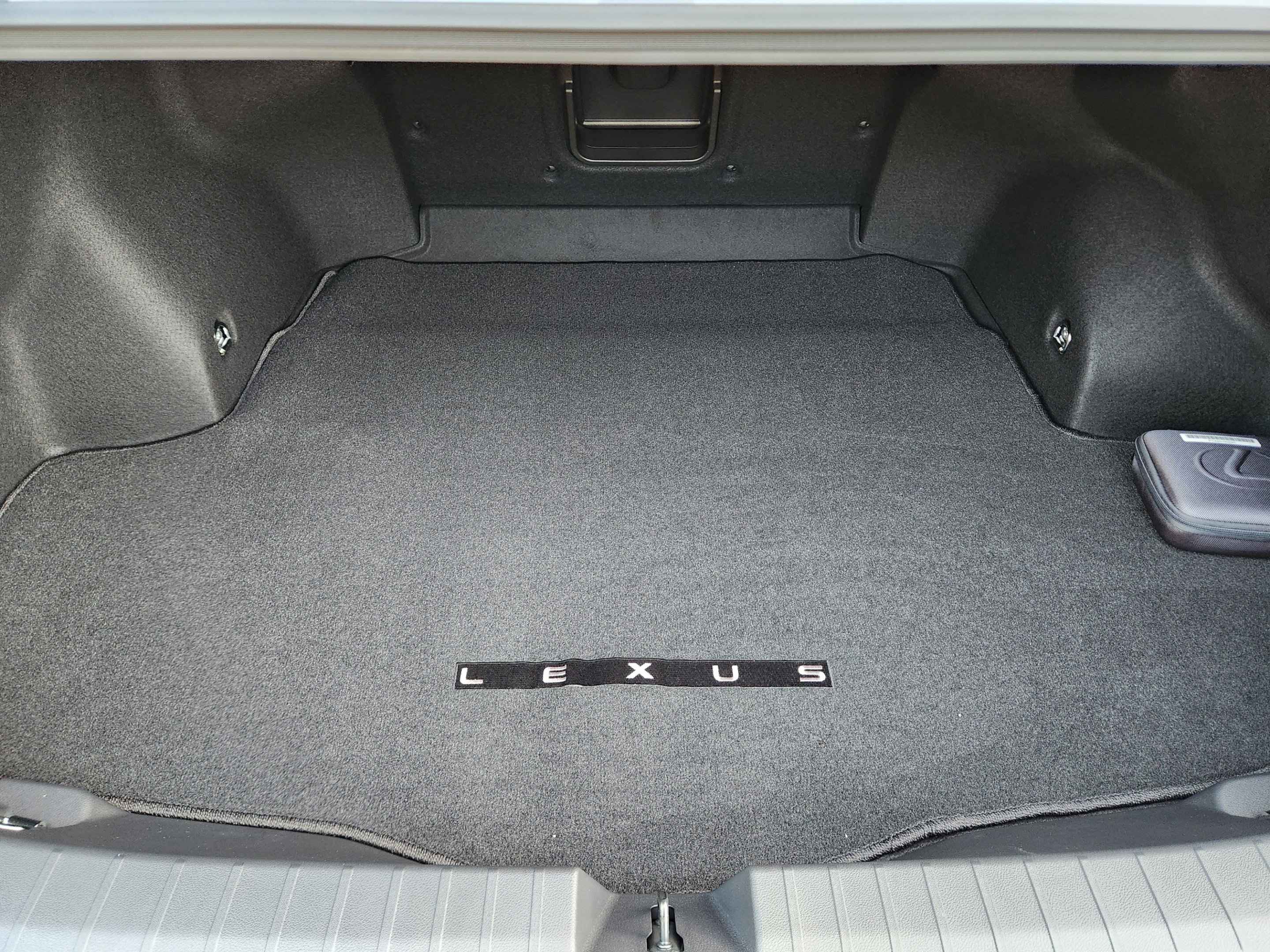 New 2026 Lexus ES 350e FWD image 24