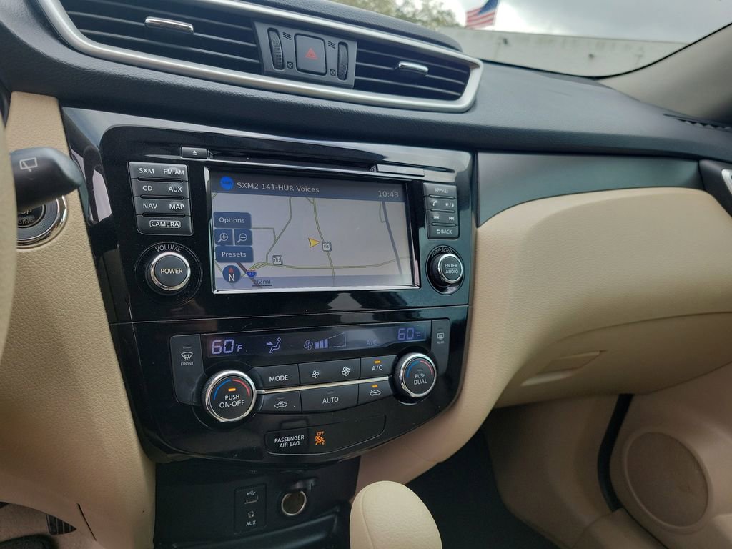 Used 2015 Nissan Rogue SV w/ SV Premium Package image 29