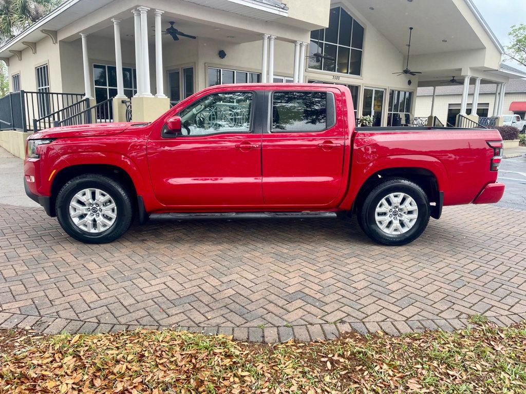 Used 2022 Nissan Frontier SV image 2
