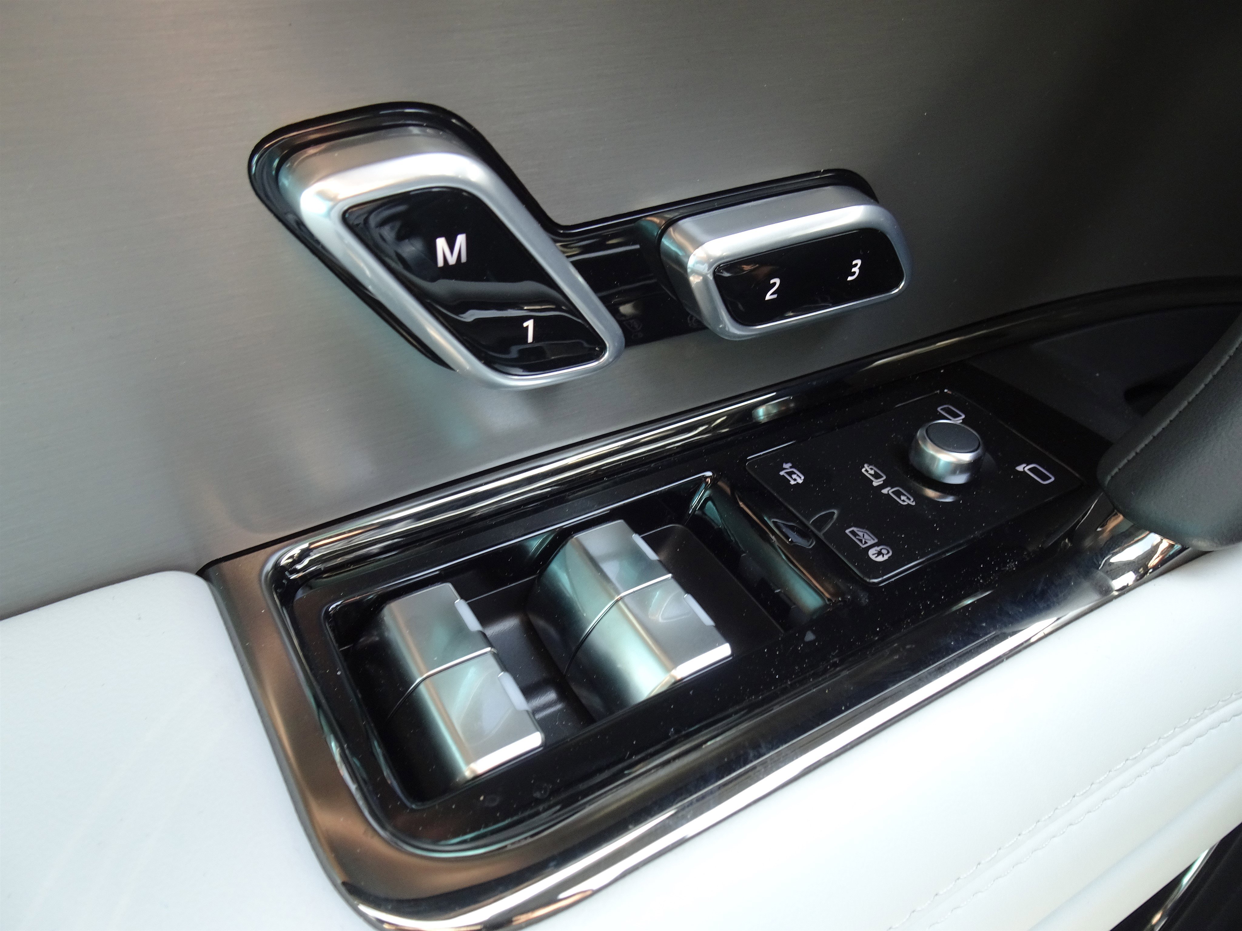 New 2025 Land Rover Range Rover Sport image 28