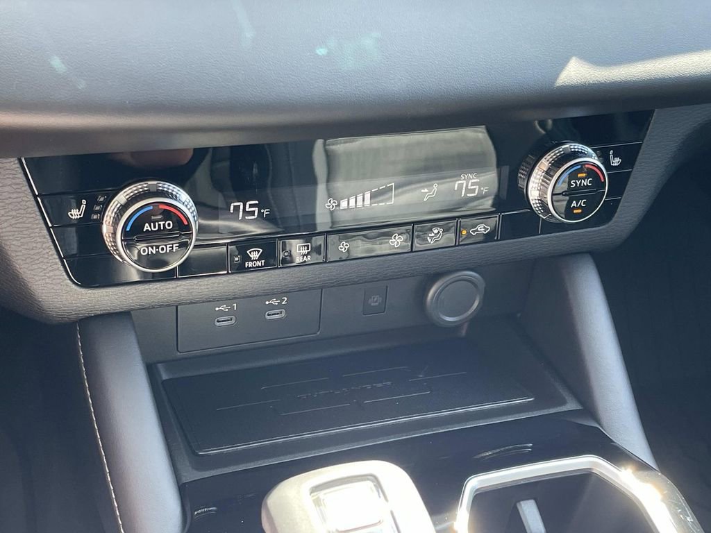 New 2025 Mitsubishi Outlander SE image 27