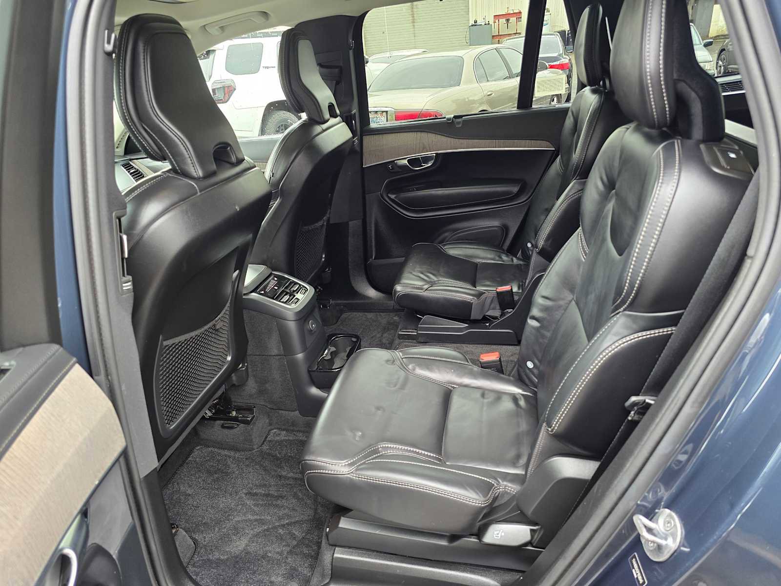 Certified 2023 Volvo XC90 T8 Ultimate w/ Protection Package Premier image 16