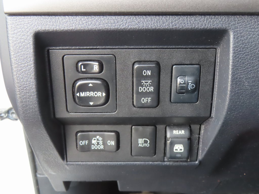 Used 2018 Toyota Tundra SR5 image 18
