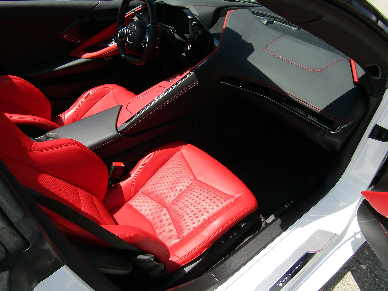 Used 2024 Chevrolet Corvette Stingray Preferred Conv w/ Z51 Performance Package RWD image 13