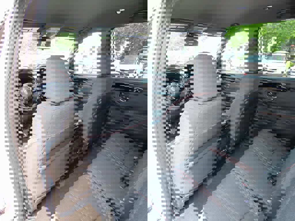 New 2025 Honda Pilot Sport image 15