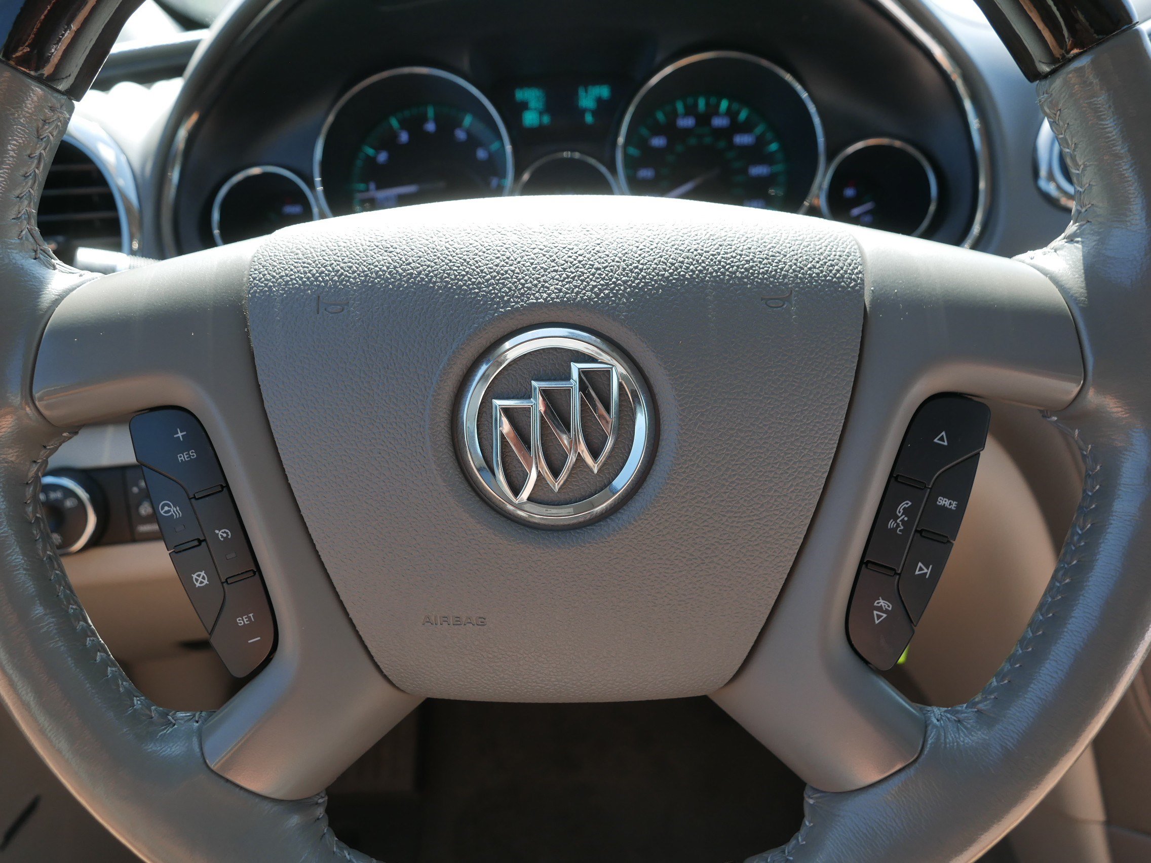 Used 2015 Buick Enclave Leather AWD/4WD image 25