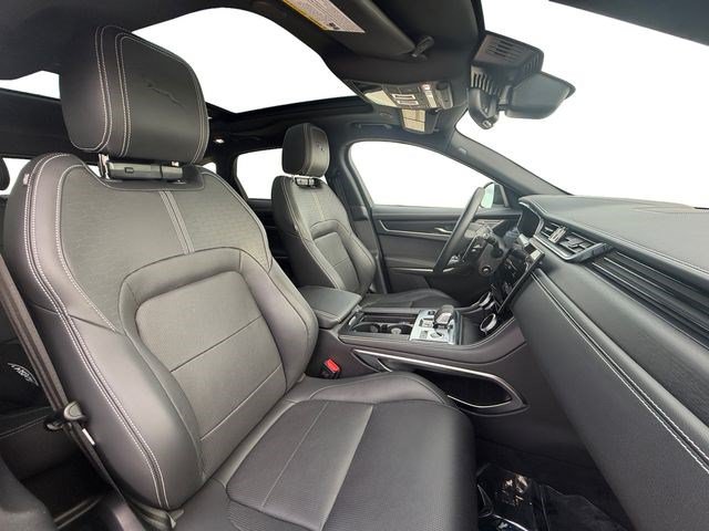 Used 2026 Jaguar F-PACE R-Dynamic S AWD/4WD image 16
