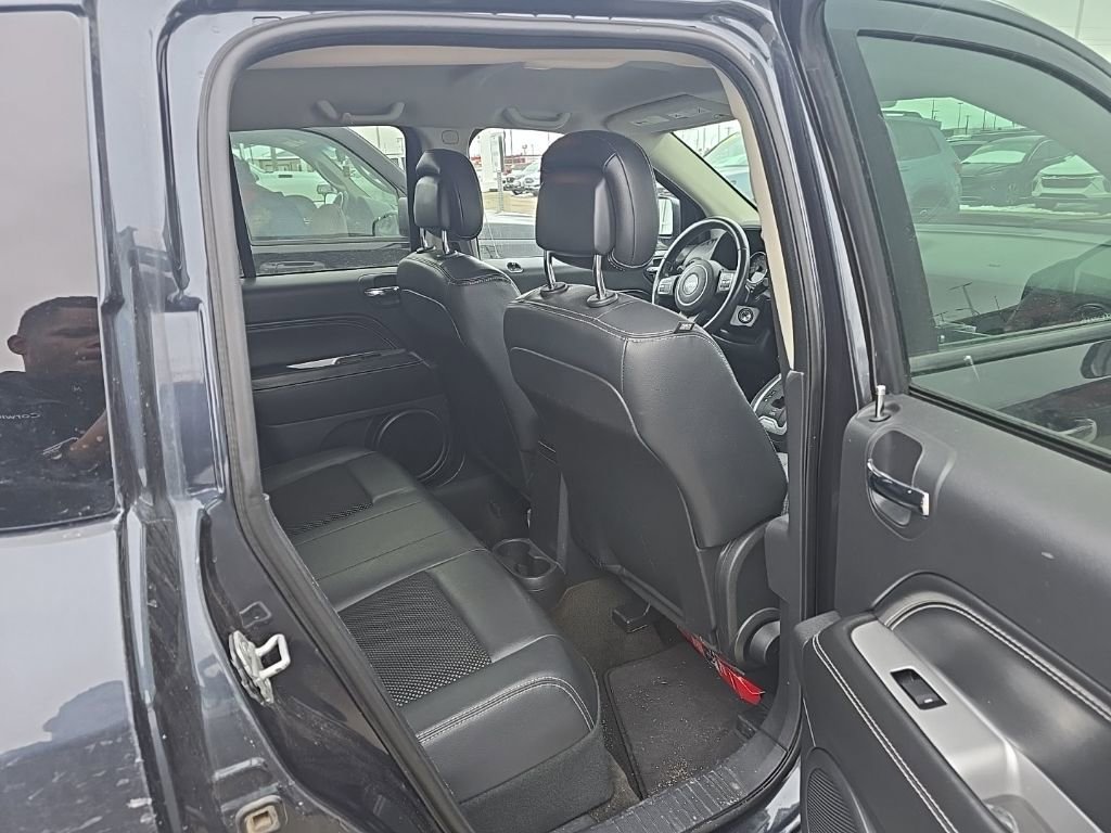 Used 2014 Jeep Compass Latitude image 17