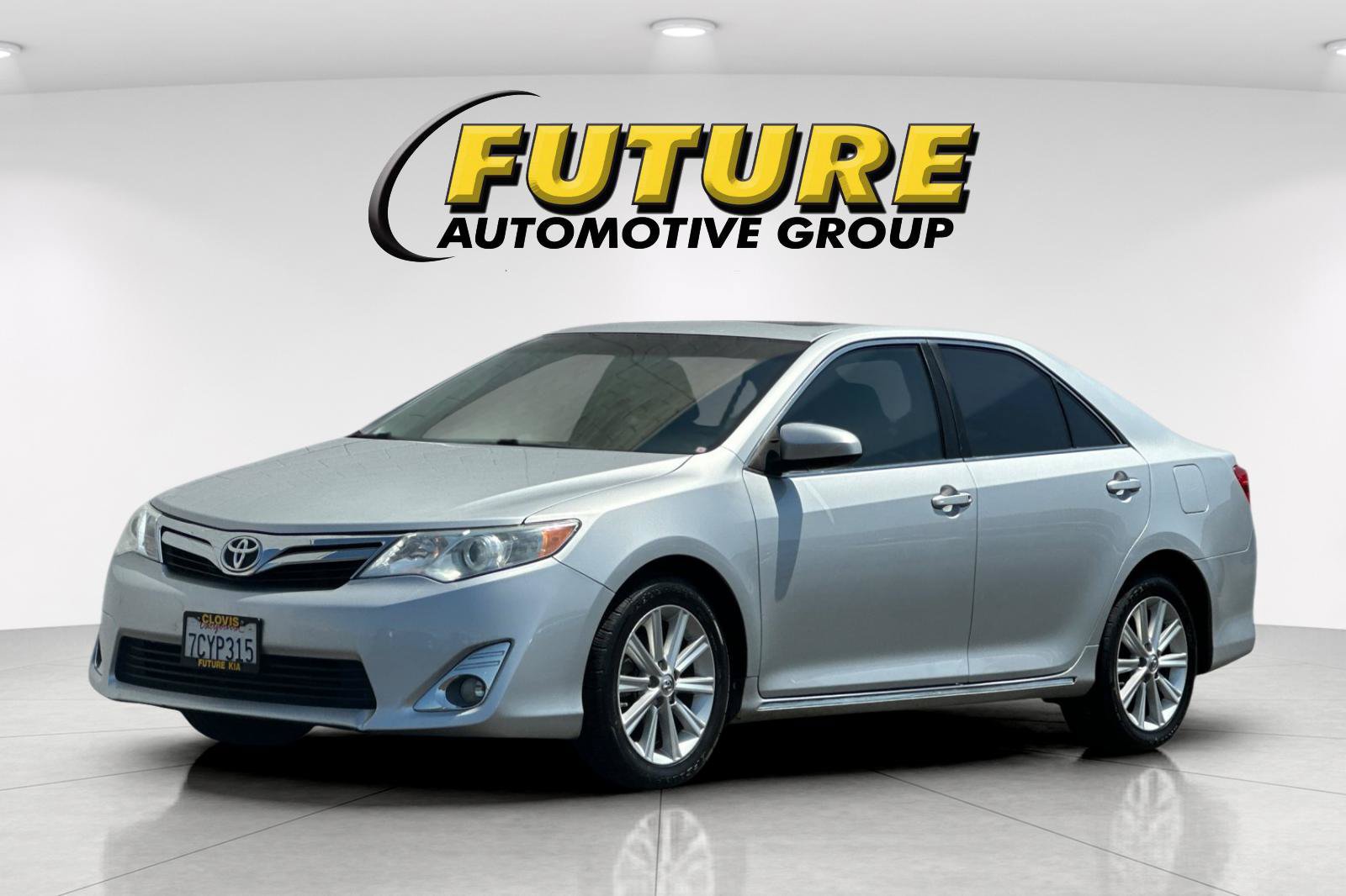 Used 2014 Toyota Camry XLE w/ Leather Package FWD image 8
