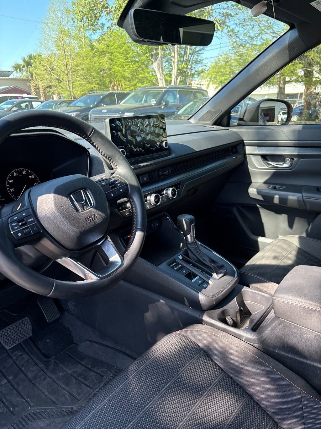 Used 2025 Honda CR-V Sport image 2